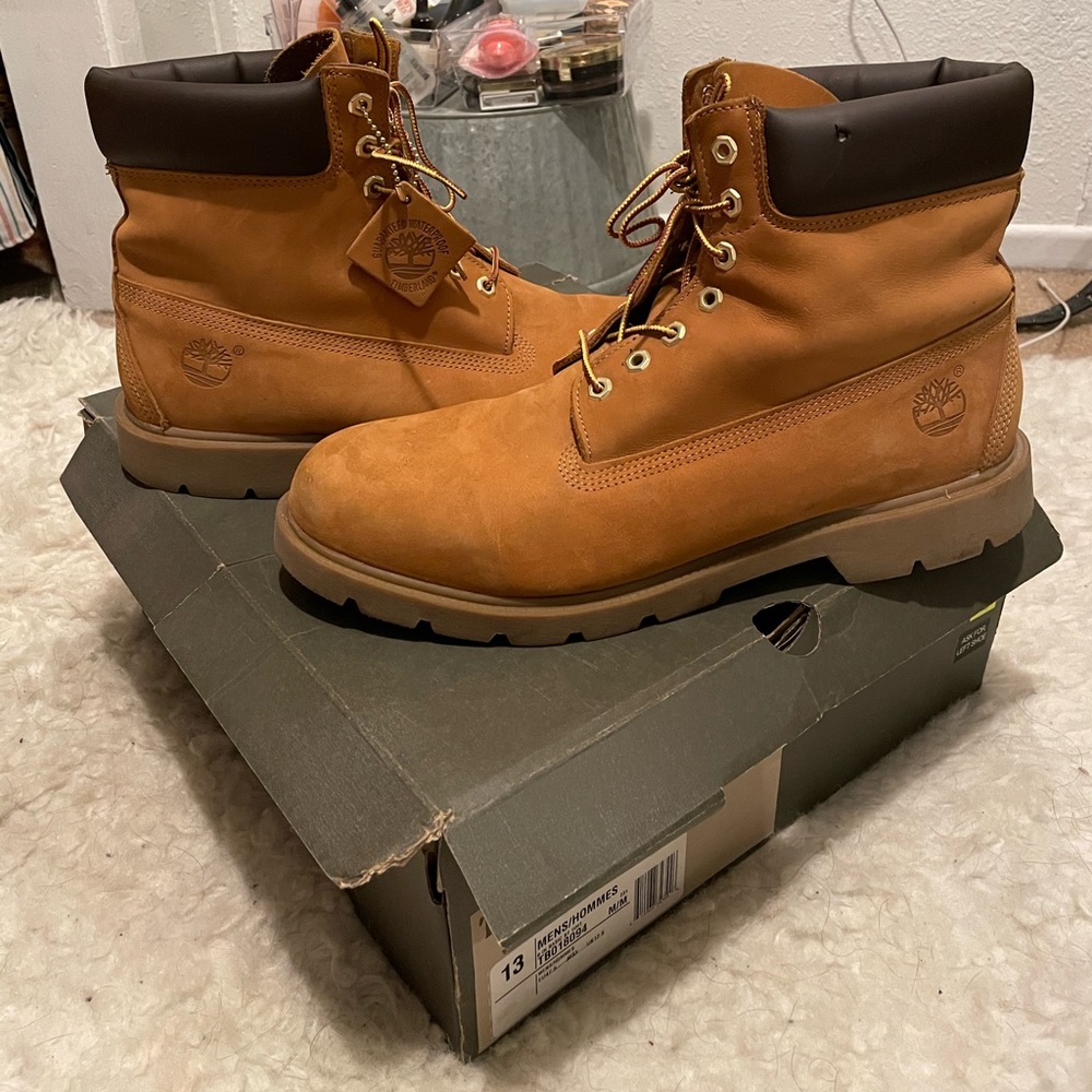 Size 13 Men’s Timberland Boots Like New